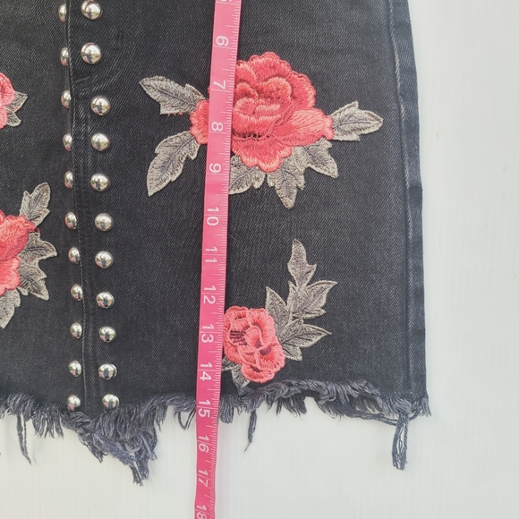 CARMAR rose embroidered silver studded frayed black denim mini skirt - Picture 5 of 11